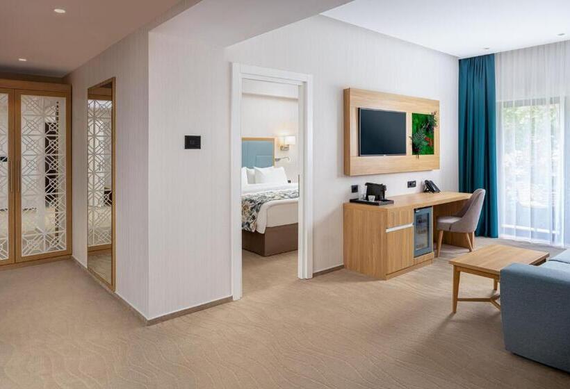 Люкс с Балконом, Alma Health & Spa Retreat