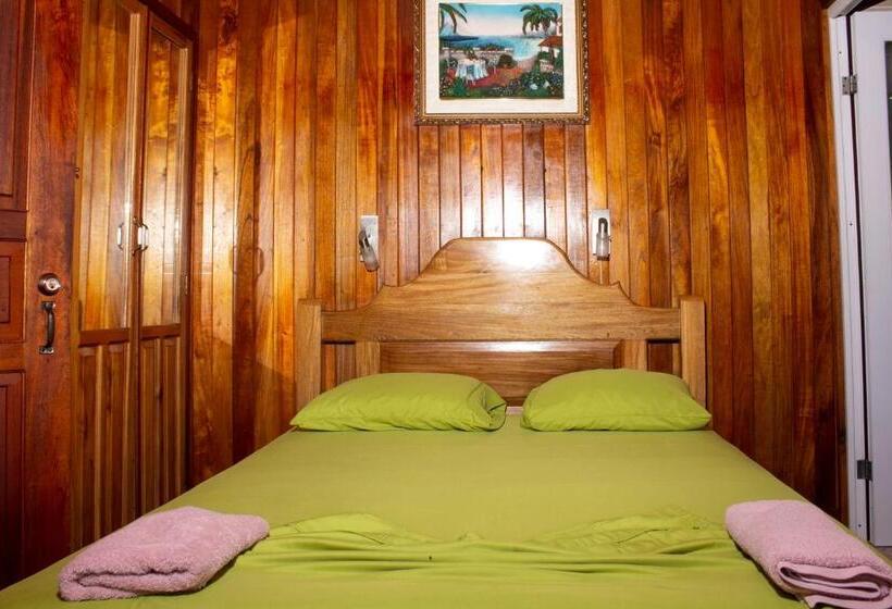 اتاق لوکس با چشم‌انداز دریا, Bastimentos Hill Guest House