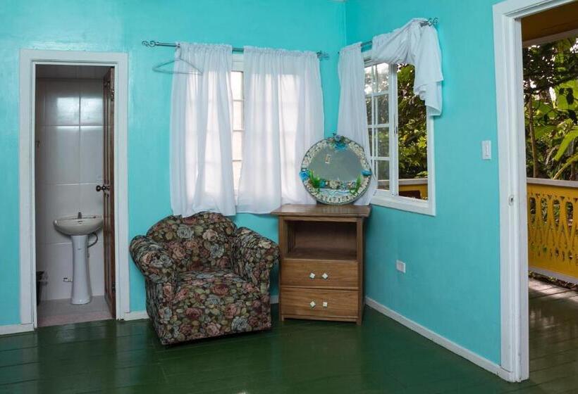 Bungalow Standard, Bastimentos Hill Guest House