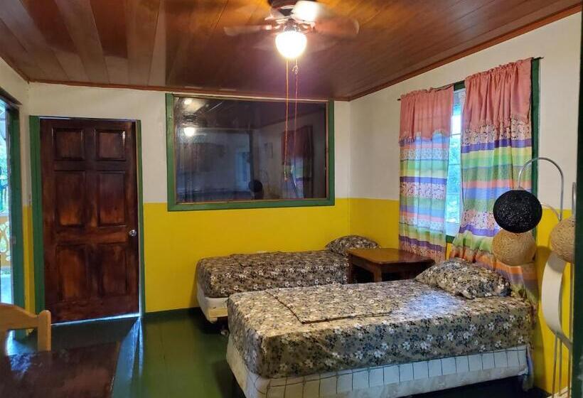 Studio Standard, Bastimentos Hill Guest House