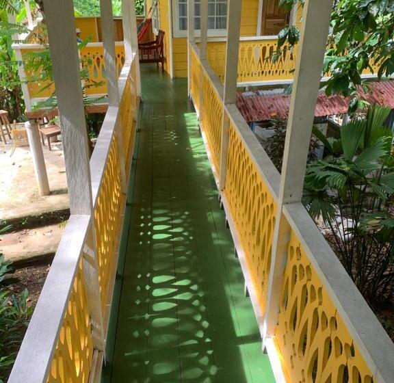 Bungalow Standard, Bastimentos Hill Guest House