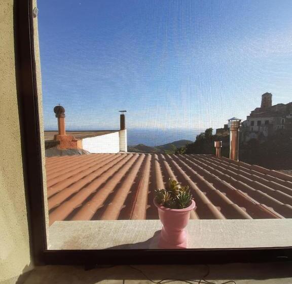 شقة غرفة واحدة, Carmineholidayhouse