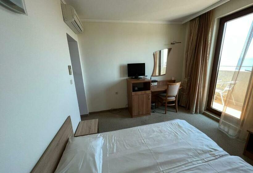 豪华海景房, Lalov Egrek