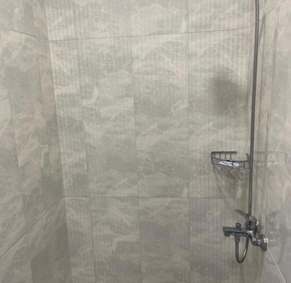 اتاق استاندارد با چشم‌انداز کوهستان, Yolyans