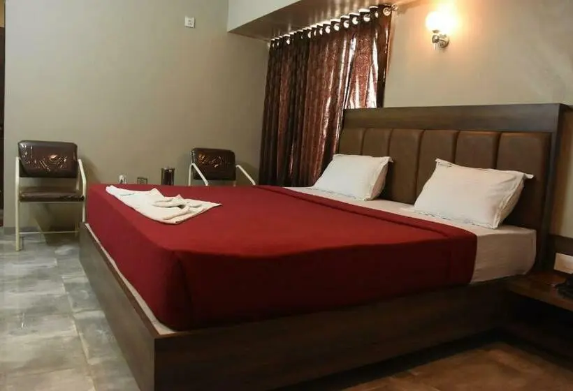 スタンダードルーム, Vrindavan Deluxe, Kolhapur