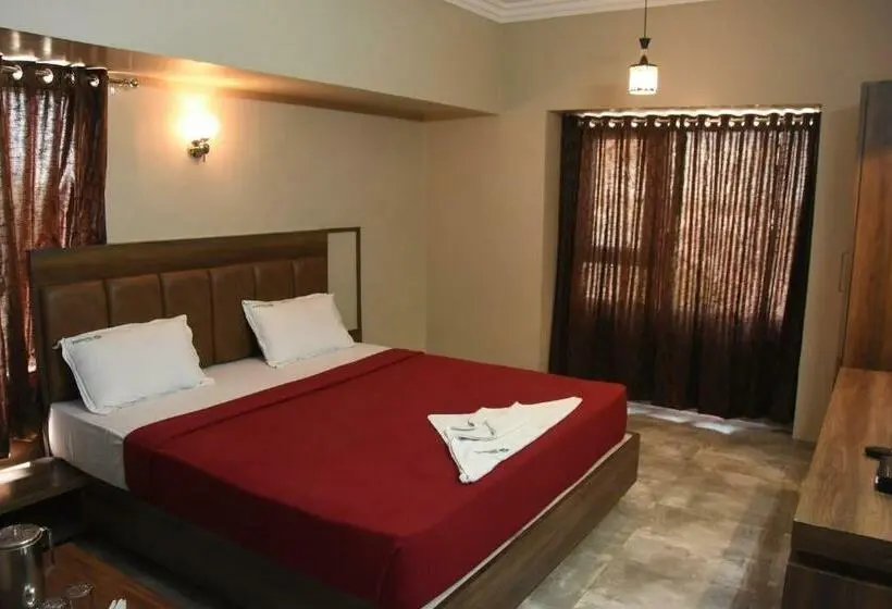 スタンダードルーム, Vrindavan Deluxe, Kolhapur