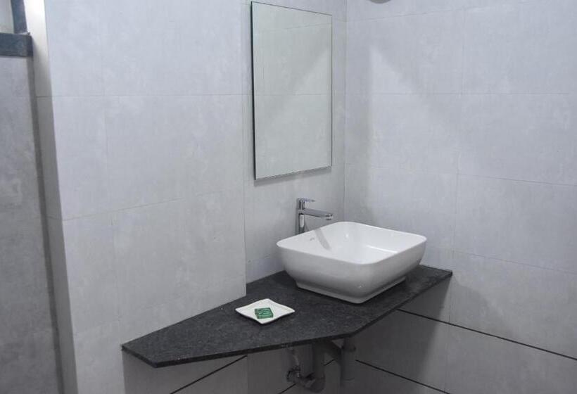 Номер Deluxe, Vrindavan Deluxe, Kolhapur