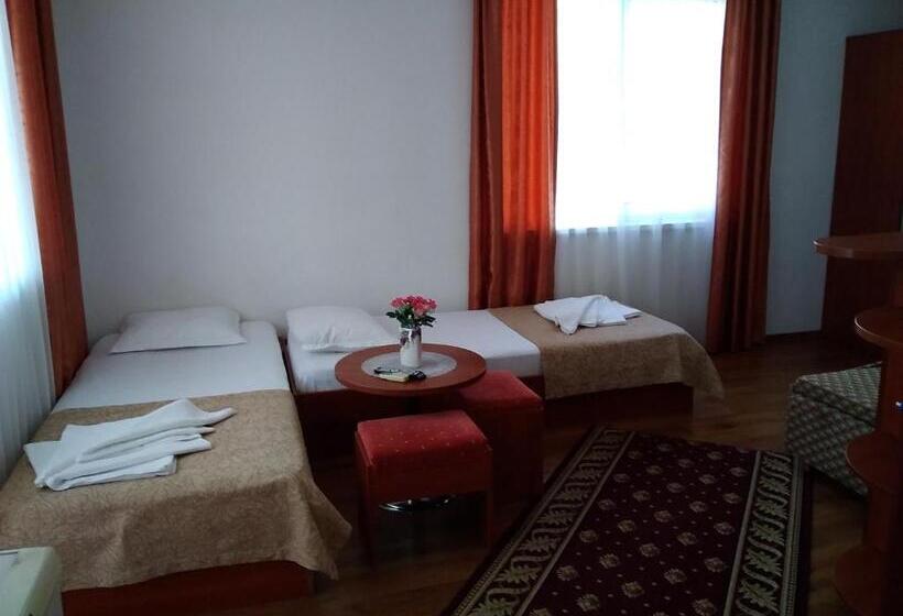 발코니가 있는 4인용 스탠다드 룸, Family Hotel Dramchev