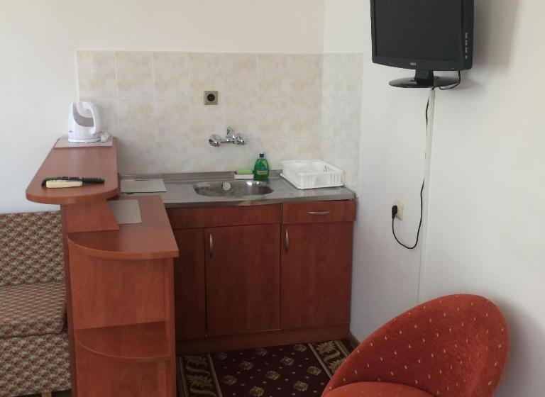 Четырехместный Номер Стандарт с Балконом, Family Hotel Dramchev