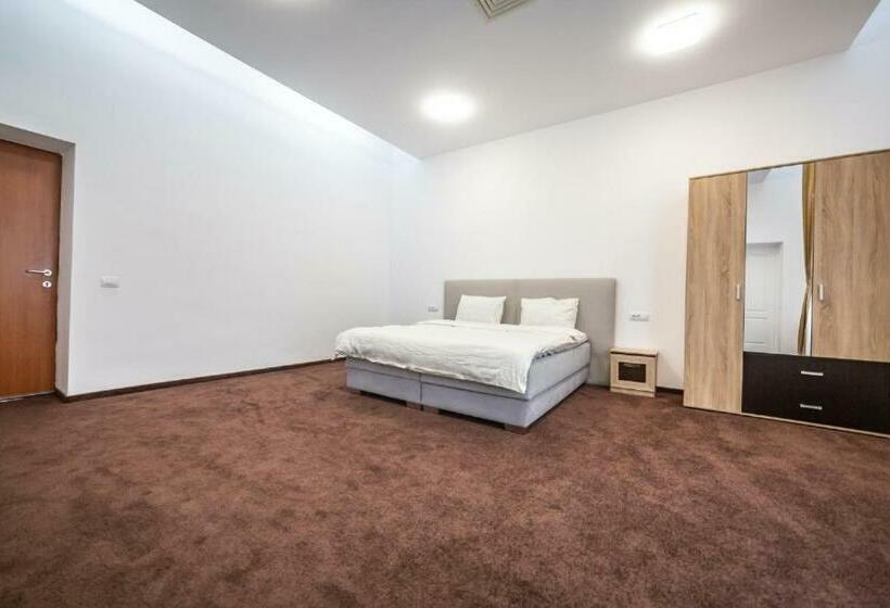 标准间, Resedinta Cina