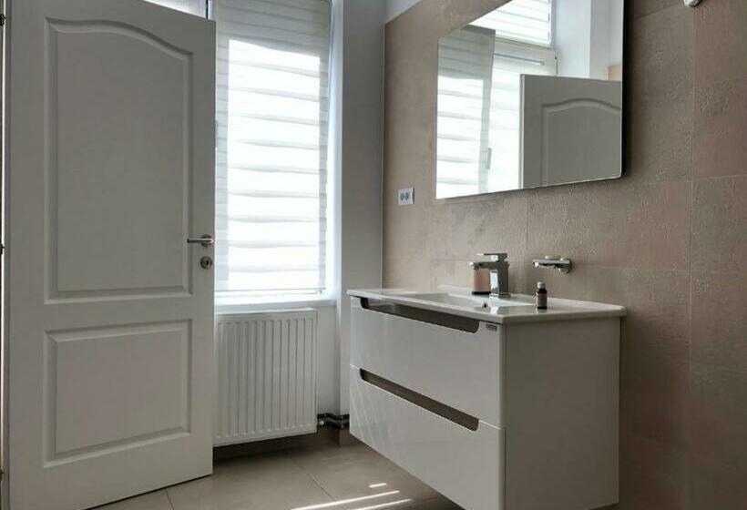 标准间, Resedinta Cina