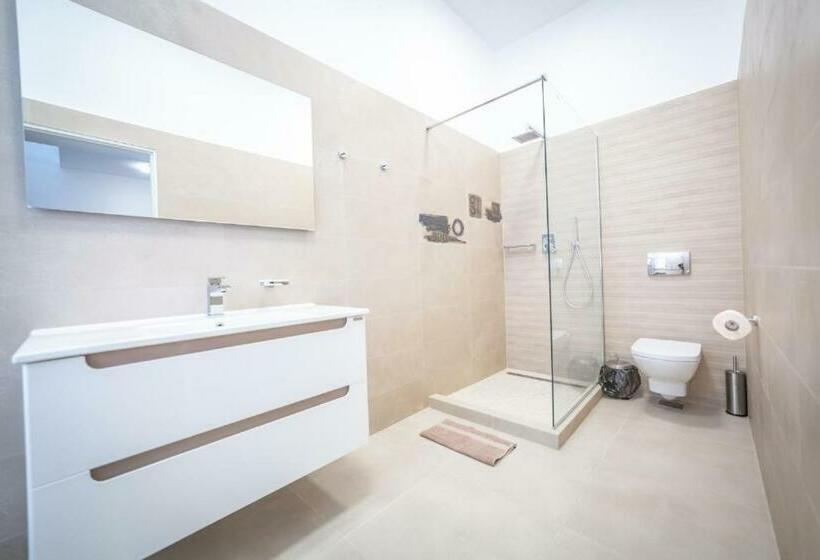 标准间, Resedinta Cina