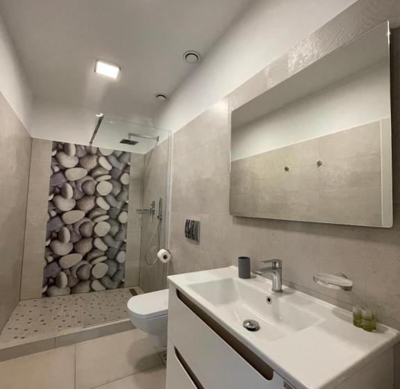 标准间, Resedinta Cina