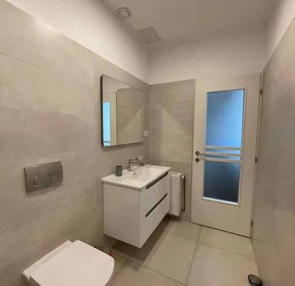 标准间, Resedinta Cina