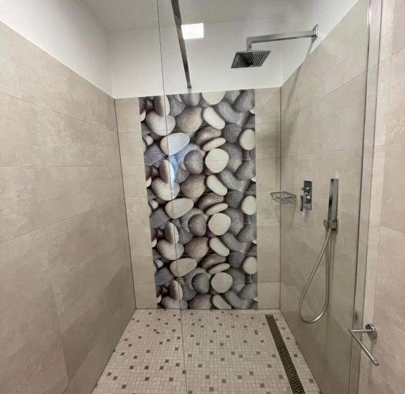 标准间, Resedinta Cina