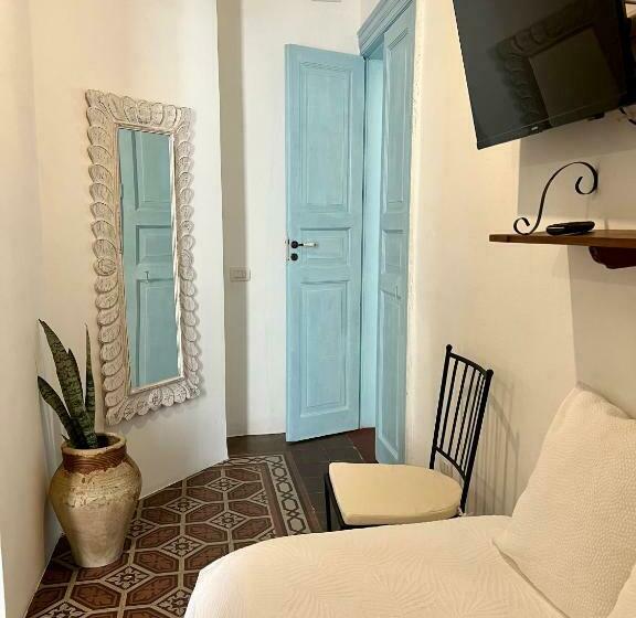 اتاق استاندارد سه نفره, Antica Dimora Santa Marina Salina