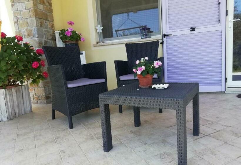 プールビュースタンダードルーム, La Cicala Stonata