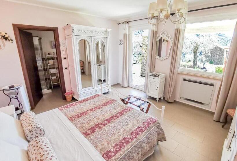 プールビュースタンダードルーム, La Cicala Stonata