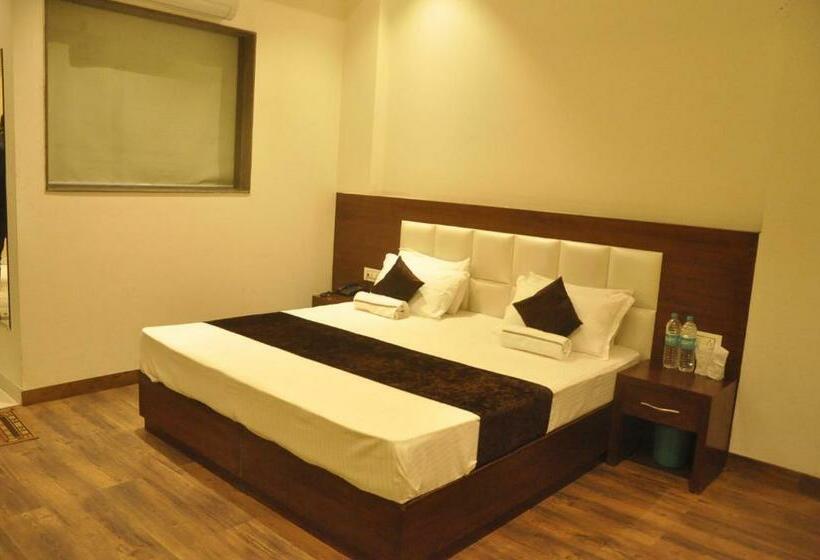 חדר דלוקס, Lotus Grand Akm