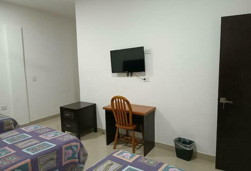 标准三人间, Romo