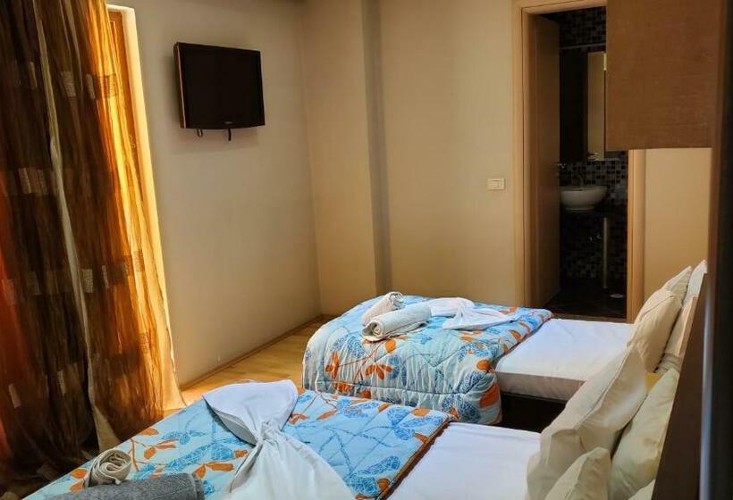 غرفة كومفورت ثلاثية, Shehu