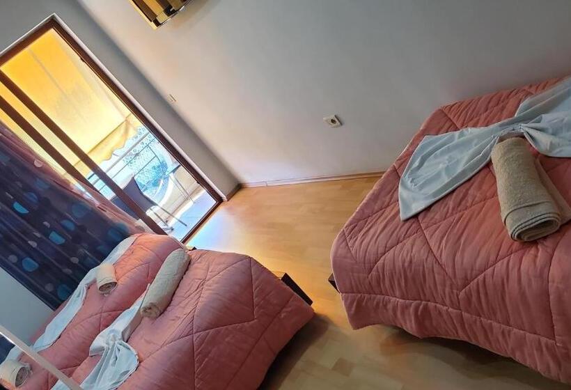 غرفة قياسية ثلاثية مزودة بشرفة, Shehu