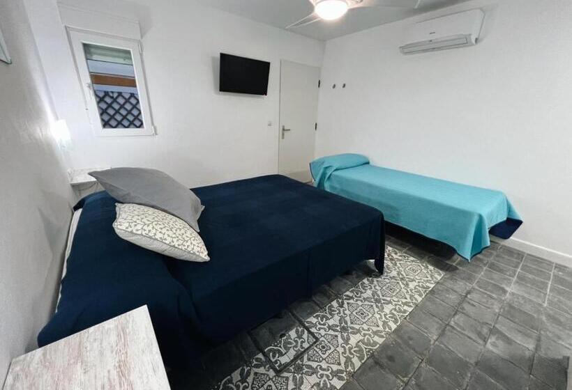 Номер Стандарт Трехместный, Alojamientos Santorini