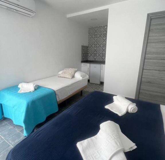 Номер Стандарт Трехместный, Alojamientos Santorini