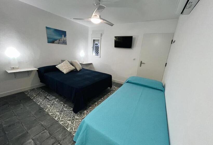 Номер Стандарт Трехместный, Alojamientos Santorini