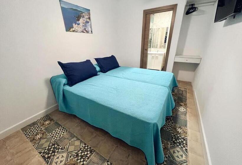 Номер Стандарт Трехместный, Alojamientos Santorini