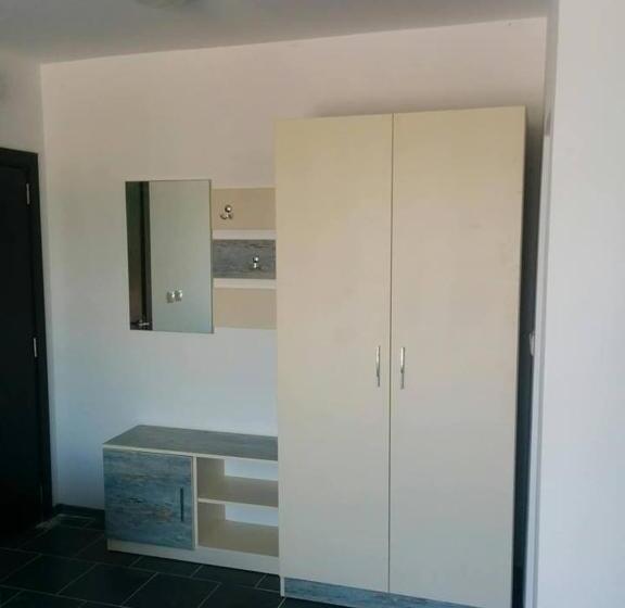 اتاق استاندارد سه نفره, Limani Guest House