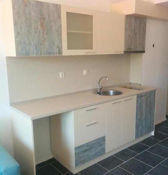 سوییت با چشم‌انداز استخر, Limani Guest House