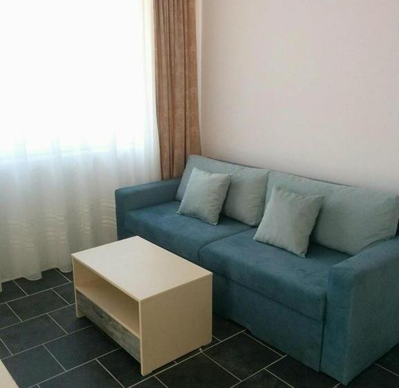 سوییت, Limani Guest House