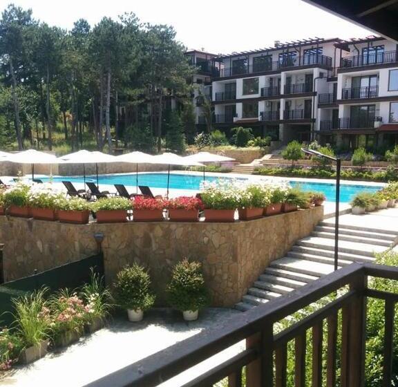 اتاق راحتی سه تخته, Limani Guest House