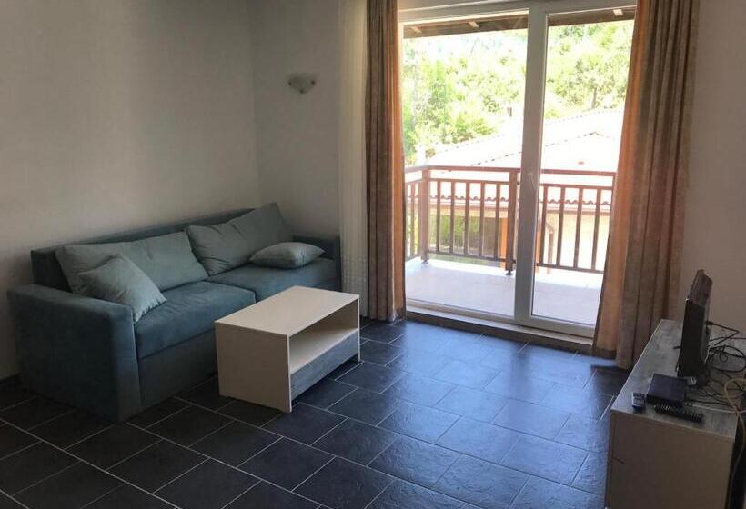 اتاق کلاسیک چهارنفره, Limani Guest House