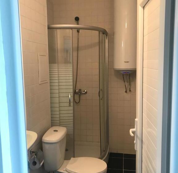 اتاق کلاسیک چهارنفره, Limani Guest House