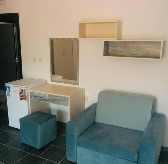 اتاق کلاسیک چهارنفره, Limani Guest House