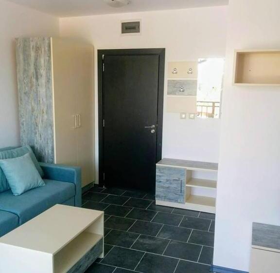 اتاق استاندارد سه نفره, Limani Guest House