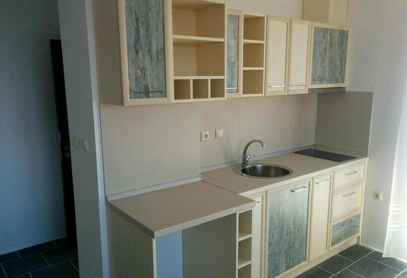 سوییت, Limani Guest House