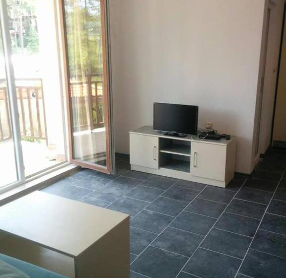 اتاق راحتی سه تخته, Limani Guest House