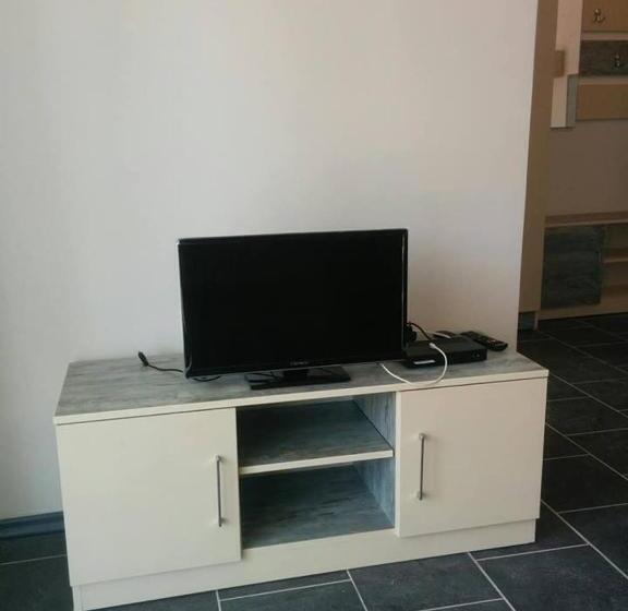 اتاق راحتی سه تخته, Limani Guest House