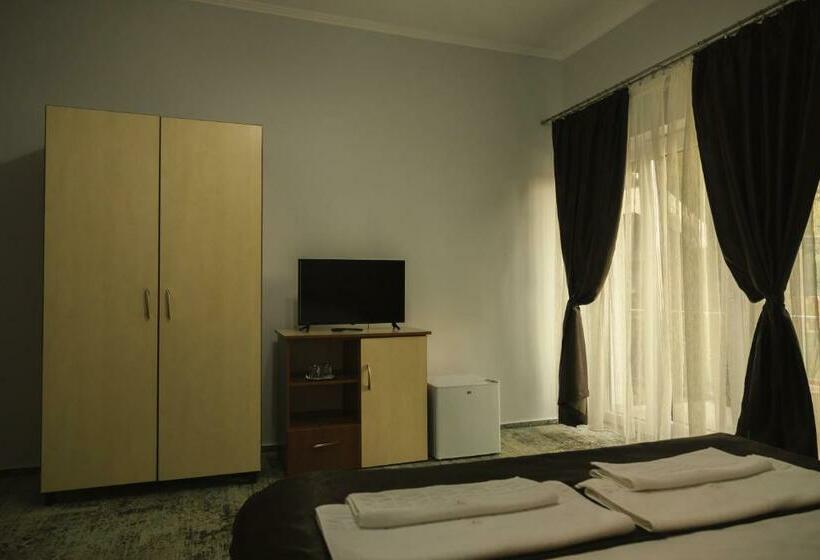 标准间, Sub Cetate