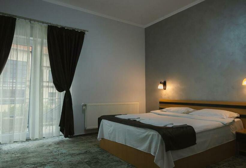 标准间, Sub Cetate