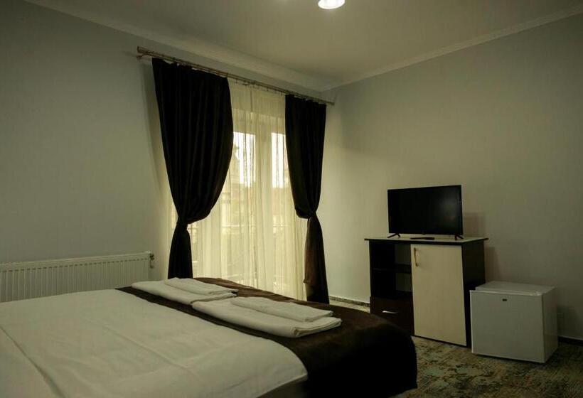 家庭工作室, Sub Cetate