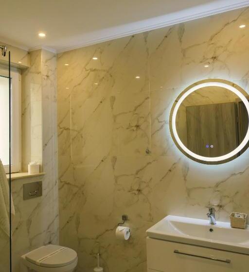 标准间, Sub Cetate