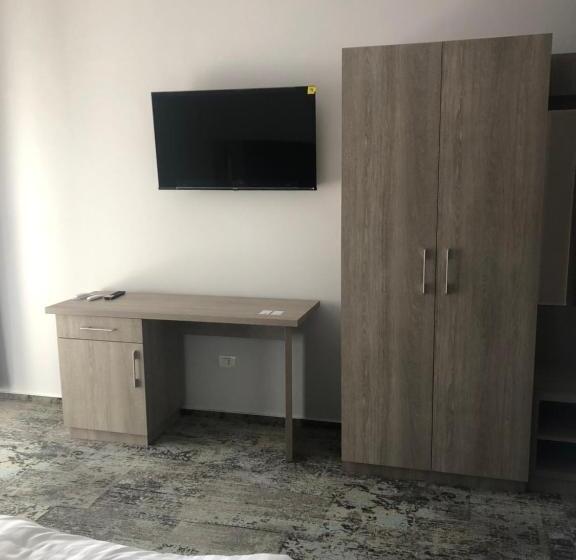 标准间, Sub Cetate