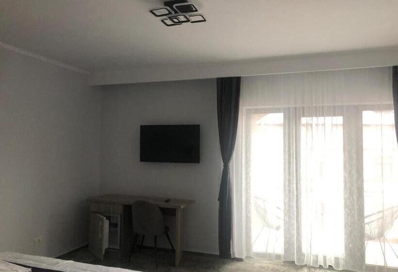 标准间, Sub Cetate