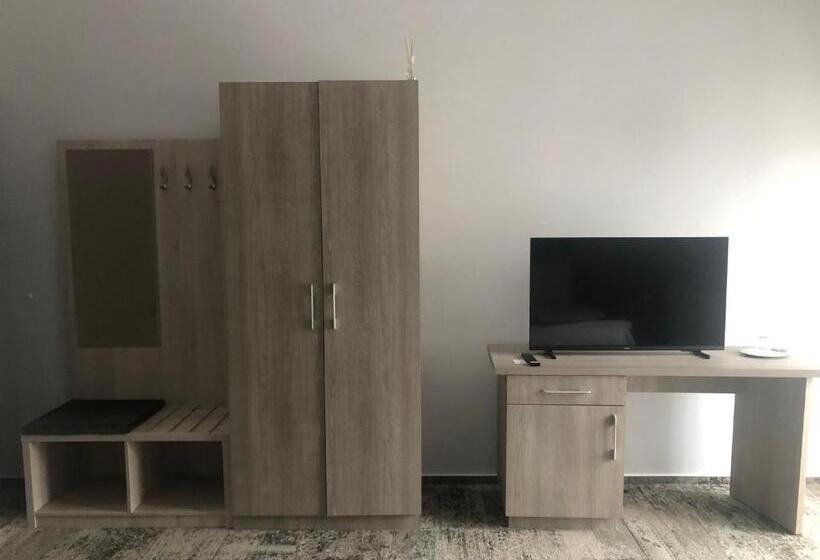 经济型三人房间, Sub Cetate