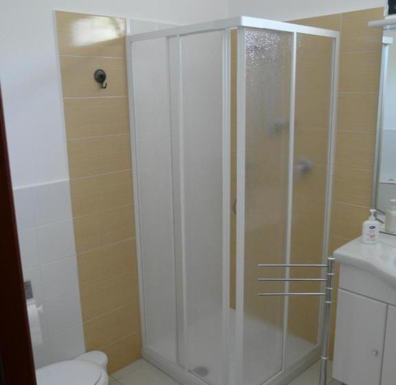 带花园景观的标准三人间, Villa Yucca