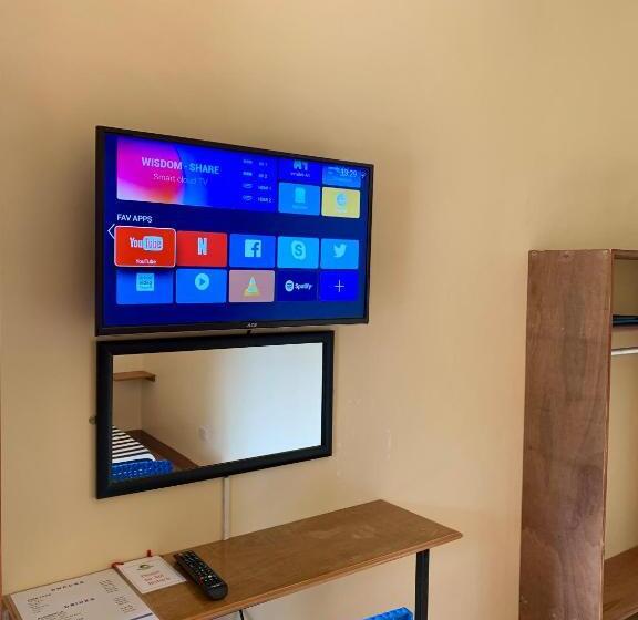 اتاق استاندارد, Midnite Inn